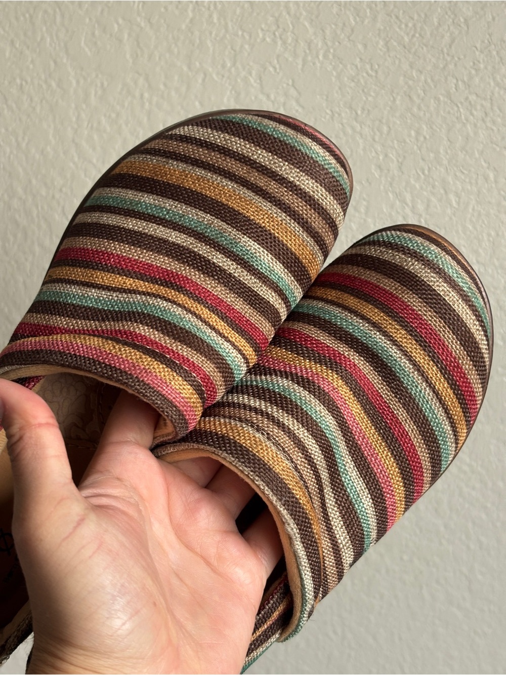 b.o.c. Multicolor Striped Slip-On Clogs women’s 8M - Picture 10 of 11